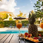 Ervin, Coral Bay Center, Private Pool