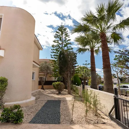 Ervin, Coral Bay Center, Private Pool Villa Peyia