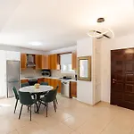 Ervin, Coral Bay Center, Private Pool Villa