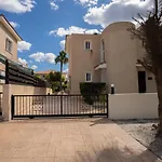 Ervin, Coral Bay Center, Private Pool * Peyia